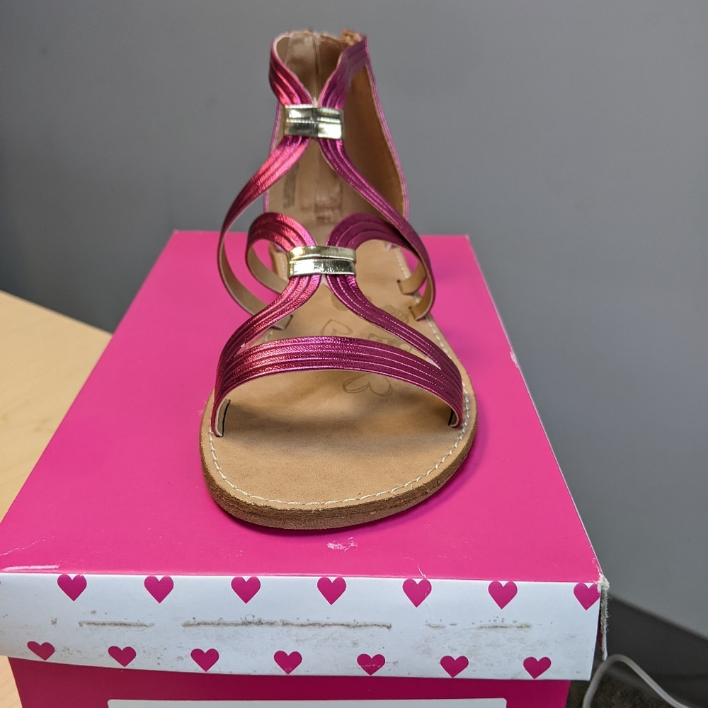 Girls olive &Edie Sandals . Fuchsia size 3